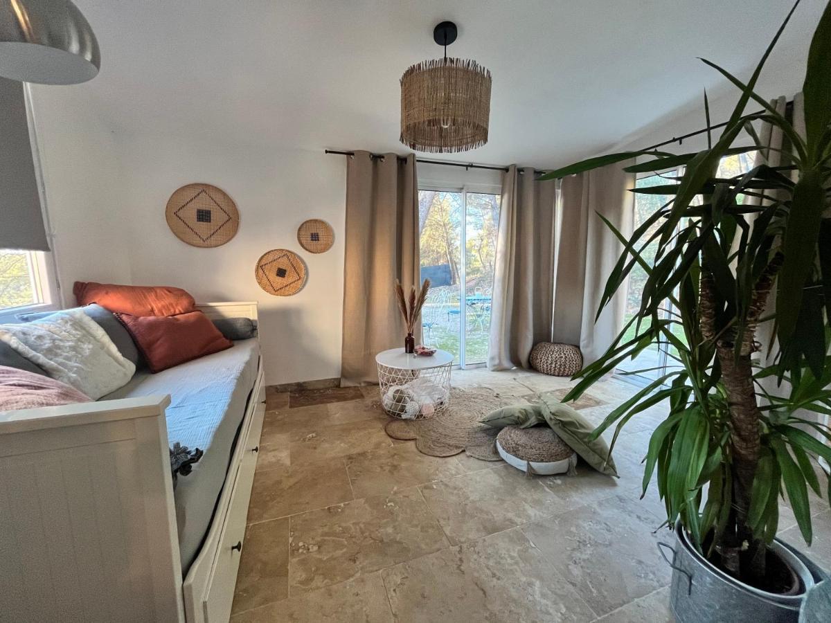 Maison Provencale Au Calme De La Campagne Avec Jacuzzi Aix-en-Provence Exteriör bild