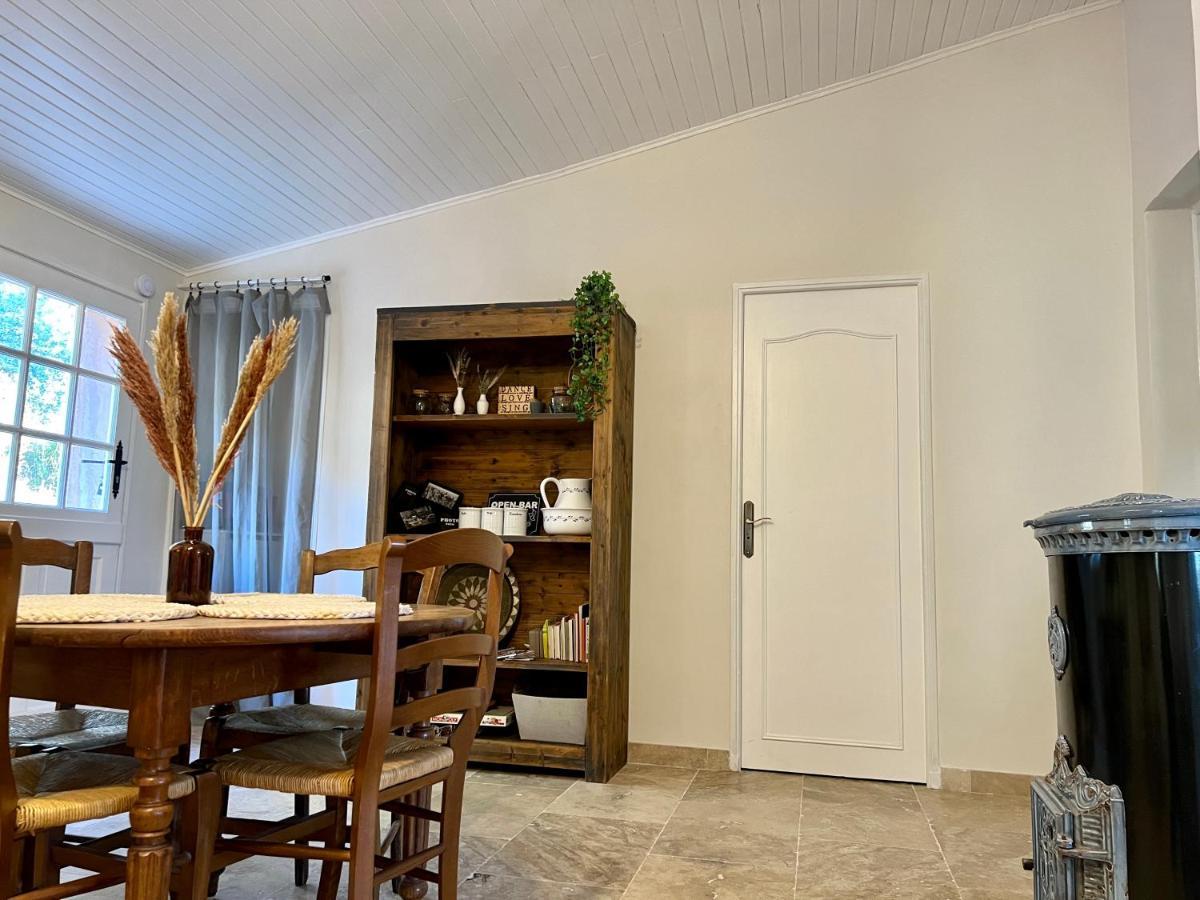 Maison Provencale Au Calme De La Campagne Avec Jacuzzi Aix-en-Provence Exteriör bild
