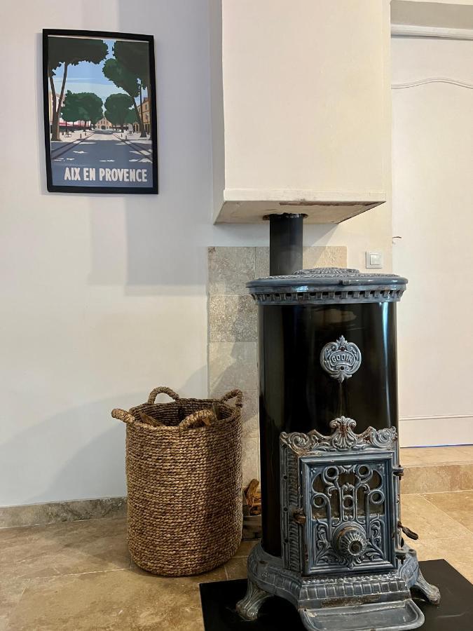 Maison Provencale Au Calme De La Campagne Avec Jacuzzi Aix-en-Provence Exteriör bild