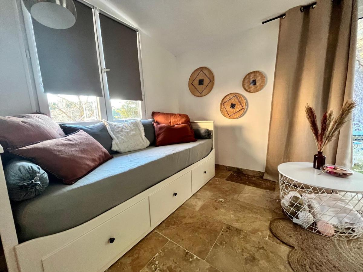 Maison Provencale Au Calme De La Campagne Avec Jacuzzi Aix-en-Provence Exteriör bild