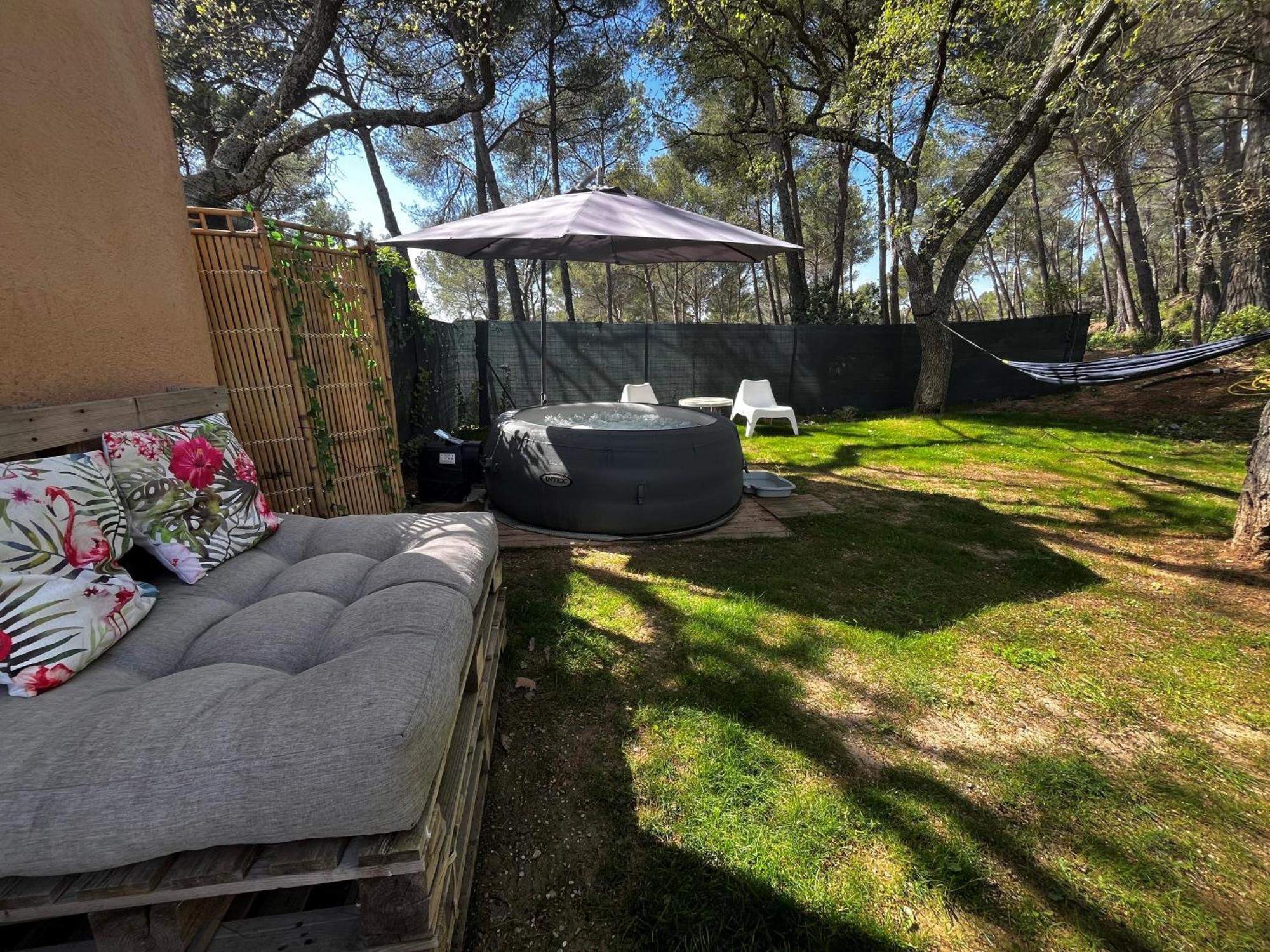 Maison Provencale Au Calme De La Campagne Avec Jacuzzi Aix-en-Provence Exteriör bild