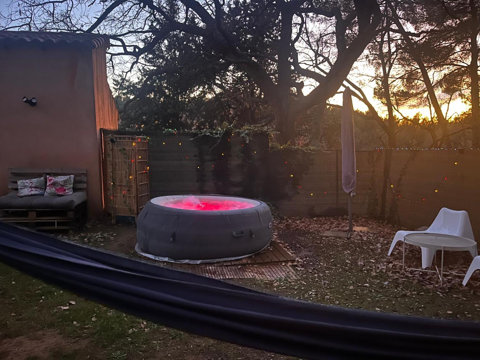 Maison Provencale Au Calme De La Campagne Avec Jacuzzi Aix-en-Provence Exteriör bild
